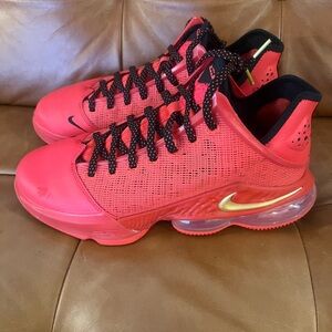 LIKE NEW - Nike Men's Lebron XIX Low Lt Crimson Basketball Sneakers US Size 10.5